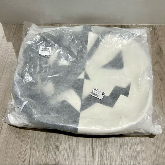 NWT Trickz N Treatz x Dolls Kill black and white oversized pumpkin face tote. - Picture 14 of 14